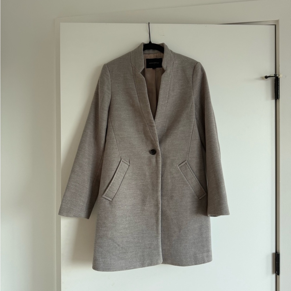 Banana Republic Women's Heather Grey Peacoat - invisible collar